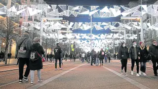 Iluminación navideña en el paseo de Independencia de la capital aragonesa durante el pasado año.