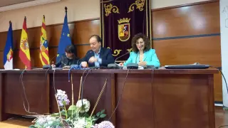 Los concejales socialistas Ana Vicén, Víctor Ruiz y Sandra Marín durante la presentación de las medidas