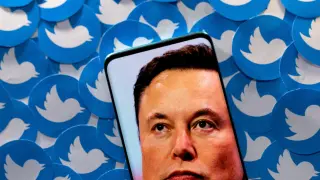 Elon Musk ha reconocido que ha vendido acciones de Tesla para salvar Twitter.
