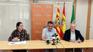 Idoia Moreno Santiago Burgos y Javier Catalán durante la presentación de la Fiesta del 'Coc' de Fraga este miércoles'