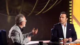 Iker Jiménez conversa con el colaborador de 'Horizonte' Nicolás Rodríguez.