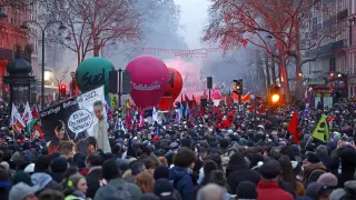 Protestas masivas en Francia contra la reforma de las pensiones del Gobierno