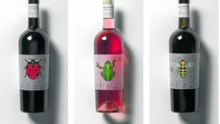 Los tres vinos -tinto, rosado y blanco- en los que se prescinde de las cápsulas.
