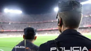 Imagen de archivo de agentes de la Policía Nacional en un partido de fútbol