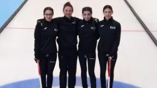 El equipo del CH del Pirineo en el Campeonato de España femenino de curling.