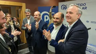 Jorge Azcón, acompañando a Fernando Torres en su presentación oficial como candidato a revalidar la alcaldía de Barbastro por el PP.