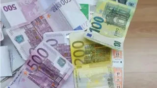 Un guardia civil encuentra una cartera con más de 2.000 euros antes de entrar a trabajar