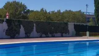Foto de archivo piscinas verano del complejo deportivo San Jorge.