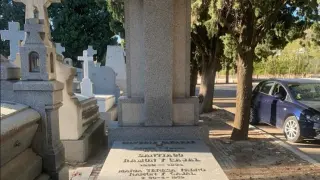 Sepultura de Santiago Ramón y Cajal en el cementerio de la Almudena de Madrid