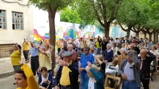 Baile de verano en el Hogar de mayores de Huesca