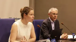 María Zúñiga y José Ángel Castellanos, este jueves en la presentación de los másteres de la Universidad de Zaragoza.
