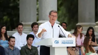 FILE PHOTO: Spain's opposition and People's Party (PP) leader Alberto Nunez Feijoo addresses a rally ahead of elections at Retiro park in Madrid, Spain, June 18, 2023. REUTERS/Isabel Infantes/File Photo