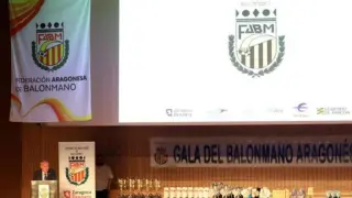 El presidente de la Federación Aragonesa de Balonmano, Juan Carlos Caamaño, interviene en la XXIV Gala aragonesa de balonmano.
