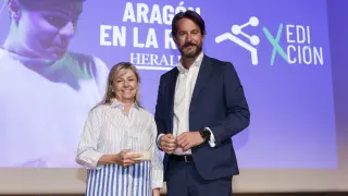 María José Cansado, Head del Hub iT Schindler Zaragoza, junto a Carlos Sánchez, director comercial de Empresas Ebro Caixabank.