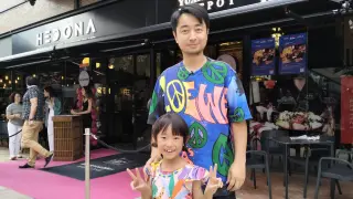 El influencer Chen y su hija Izzy