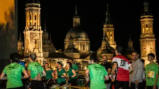 Más de 1.300 atletas participaron en la primera edición de la Binter NightRun Zaragoza.