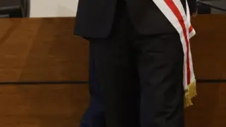 Juan Antonio Sánchez Quero con el bastón de mando tras ser reelegido presidente de la DPZ