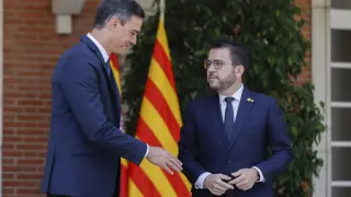 Pedro Sánchez recibe al presidente de la Generalitat de Cataluña, Pere Aragonès, en su última reunión oficial, en julio del año pasado.