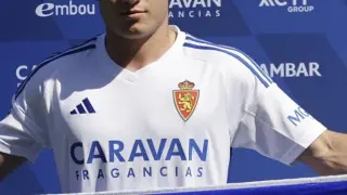 Presentación de Germán Valera, nuevo jugador del Real Zaragoza, en La Romareda