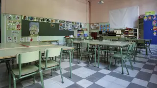 aula vacía en un colegio