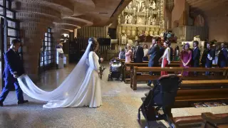 La iglesia principal del santuario de Torreciudad acogió el viernes por la mañana una boda.
