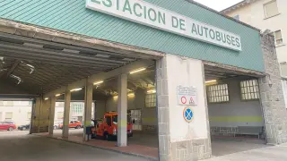 Imagen de la estación de autobuses de Jaca, desde donde salen los servicios hacia Sabiñánigo.