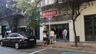 Oficina provisional del Inaem y el SEPE en la calle Francisco de Vitoria de Zaragoza.
