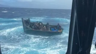 Operativo para el rescate de 31 varones magrebíes a bordo de una patera al sur de Gran Canaria.