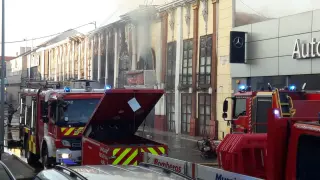 Imagen de la fachada de la discoteca en donde se ha producido el incendio.