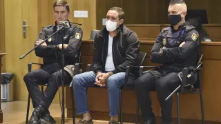 Imagen del juicio en la Audiencia de Huesca contra Abdelkader Abid Allah Ben Moussa por asesinar a su esposa, Hassna, delante de sus tres hijos pequeños en Barbastro.