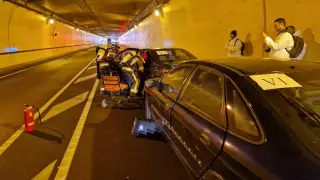 Imágenes del simulacro de accidente en el interior del túnel de Somport.