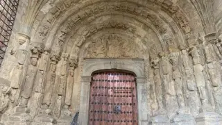 La Iglesia de San Esteban de Sos del Rey Católico ya luce su atrio y portada norte restaurados