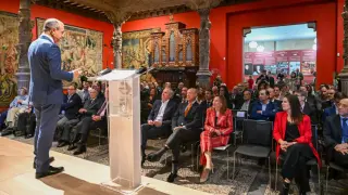 La alcaldesa de Zaragoza, Natalia Chueca ha arropado el acto del 75 aniversario del Tiro de Pichón en el Patio de la Infanta