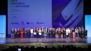Foto de grupo de los premiados en la III Gala Aragonesa de la Edificación