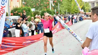Cristina Espejo, ganadora de la Carrera de la Mujer de Monzón 2023.