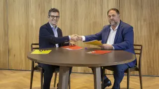 Bolaños y Junqueras sellan en Barcelona el pacto entre PSOE y ERC para investir a Sánchez