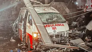 Bombardeos en Gaza afectan a una ambulancia