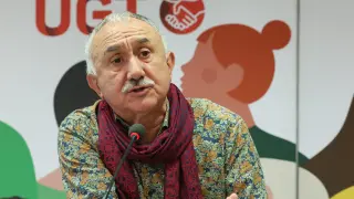 El secretario general de UGT, Pepe Álvarez, ofrece una rueda de prensa