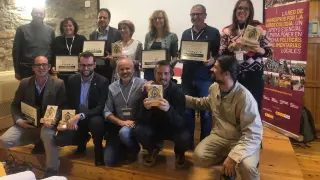 Foto de familia de los ganadores de los Premios a Ciudades y Pueblos que Alimentan (Zaragoza, Córdoba, El Prat de Llobregat, Orduña y Rivas-Vaciamadrid),