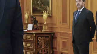 Fotos de Pedro Sánchez prometiendo el cargo de presidente ante el Rey
