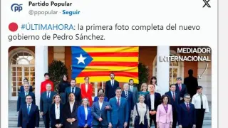 El PP 'cuela' a Puigdemont, Junqueras, Otegi y una estelada en la primera foto de grupo del Consejo de Ministros.