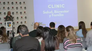 Una de las sesiones que se han ofrecido este sábado a las familias en el colegio Sansueña de Zaragoza.