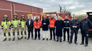 El presidente de la Diputación de Huesca, Isaac Claver, durante su visita la semana pasada al antiguo parque comarcal de bomberos de Monzón.
