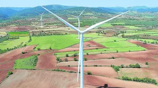 Foto aérea de un parque eólico participado por la compañía Forestalia en Monforte de Moyuela.