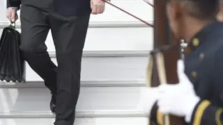 El Rey Felipe VI, a su llegada en la mañana de hoy sábado 9 al aeropuerto de Ezeiza