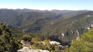Vista del bosque tomada desde la localidad de Beceite (Teruel).