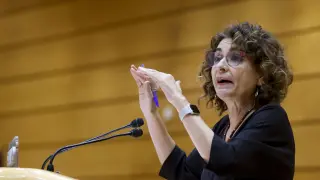 María Jesús Montero, este miércoles durante su intervención en el pleno.