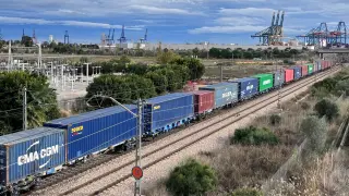 Un tren en Valenciaport.