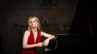 Isabel Dobarro ofrece un concierto de piano en el Auditorio de Zaragoza.