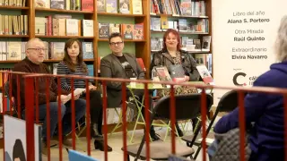 Paco Goyanes, Elvira Navarro, Raúl Quinto y Alana S. Portero, este viernes, en la librería Cálamo de Zaragoza.